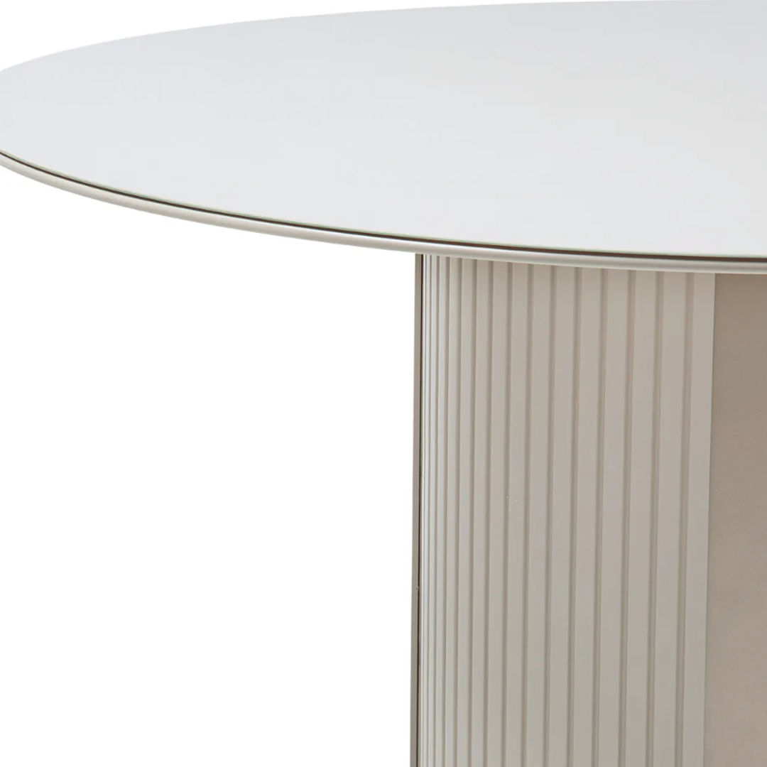 Mesa de Comedor Linn | 1.35 cm Redonda.